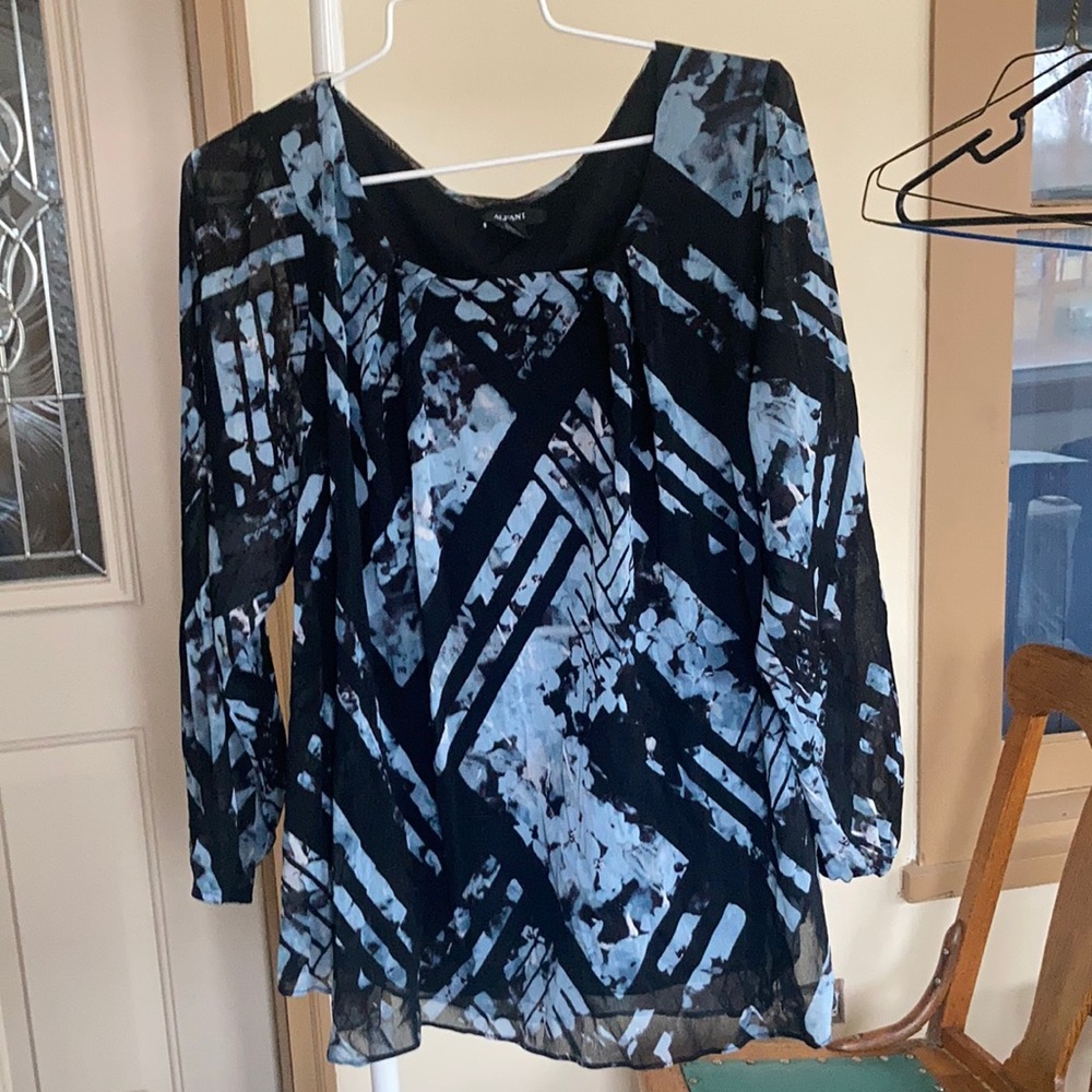 🦋 Women’s blouse long sleeve